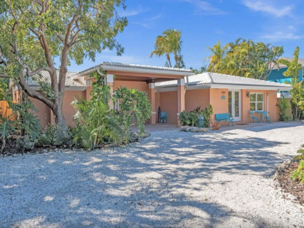 Great Value Two Bedroom Vacation Home with Pool and Spa